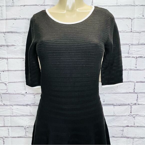 IVANKA TRUMP Ribbed Knit Fit and Flare dress - Picture 3 of 9